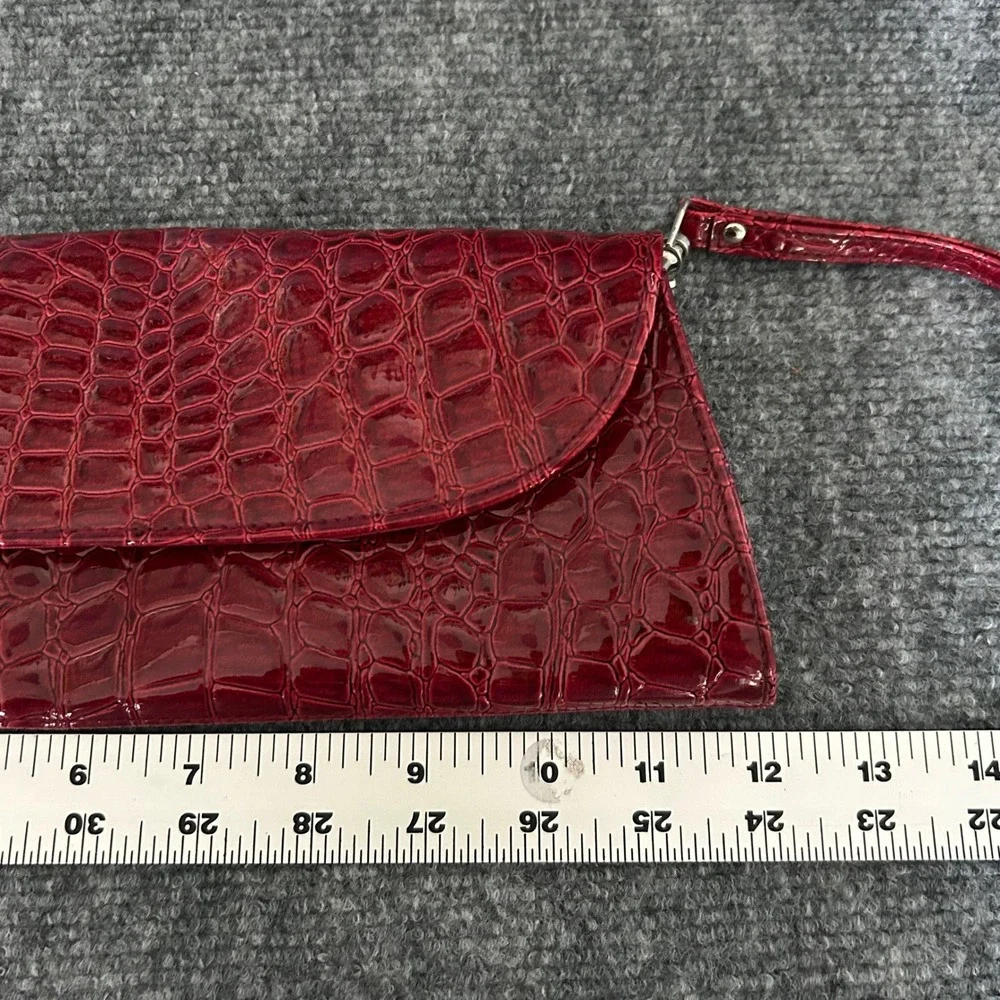 Red Faux Crocodile Embossed Patent Wristlet Clutch Evening Bag Magnetic Snap